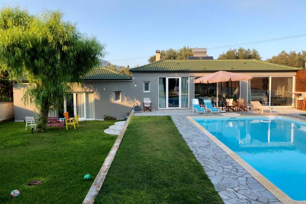 הוילה Posidhonía Sunlit Pool House מראה חיצוני תמונה