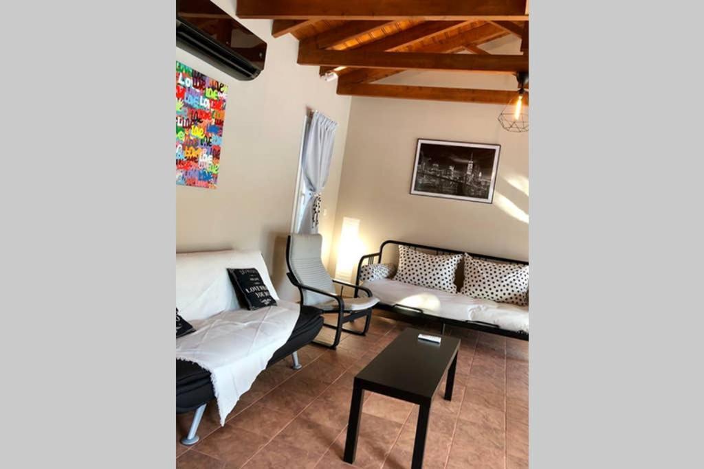 הוילה Posidhonía Sunlit Pool House מראה חיצוני תמונה