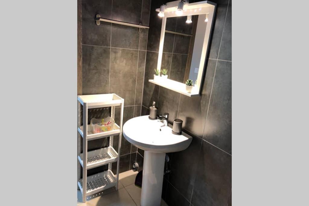 הוילה Posidhonía Sunlit Pool House מראה חיצוני תמונה