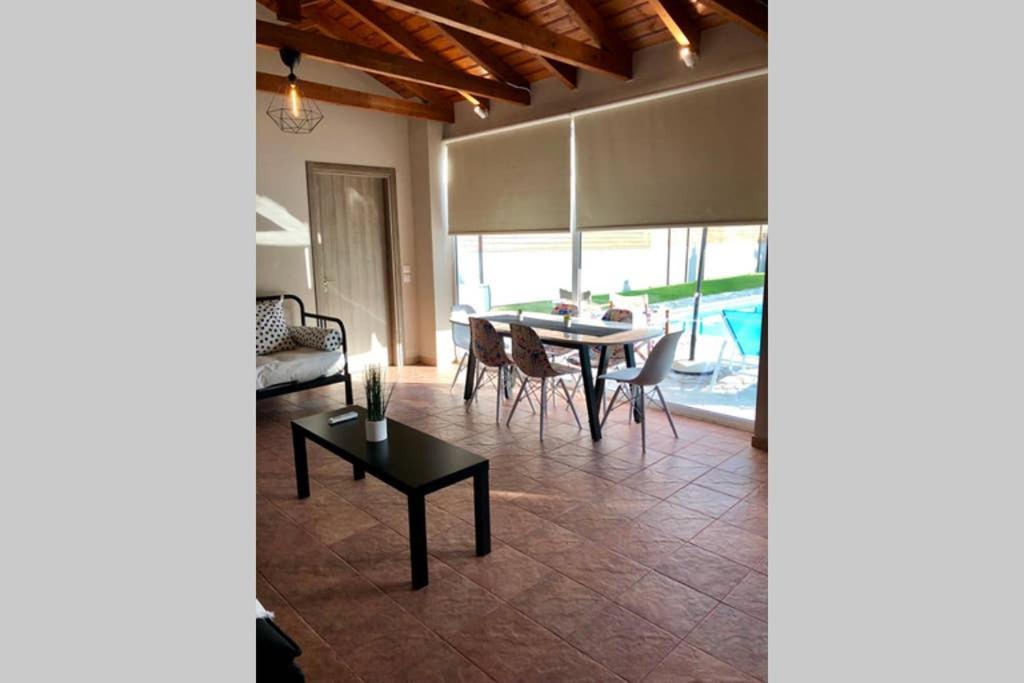 הוילה Posidhonía Sunlit Pool House מראה חיצוני תמונה