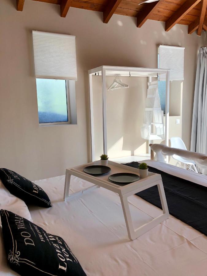 הוילה Posidhonía Sunlit Pool House מראה חיצוני תמונה